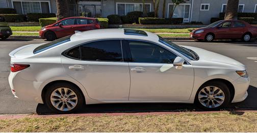 2015 Lexus ES 300h Base